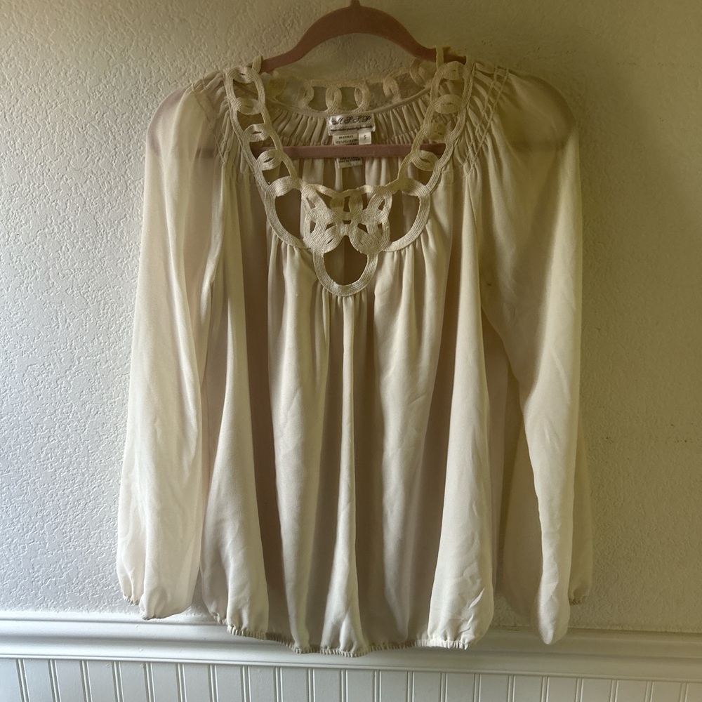 Beautiful 3/4 Sleeve Longsleeve Blouse with Y2K neckline